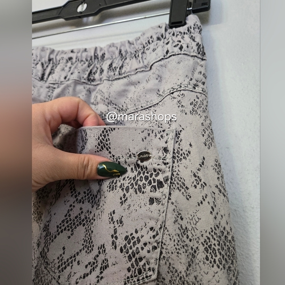 BEVY FLOG Shely Ash Python Pants - image 5